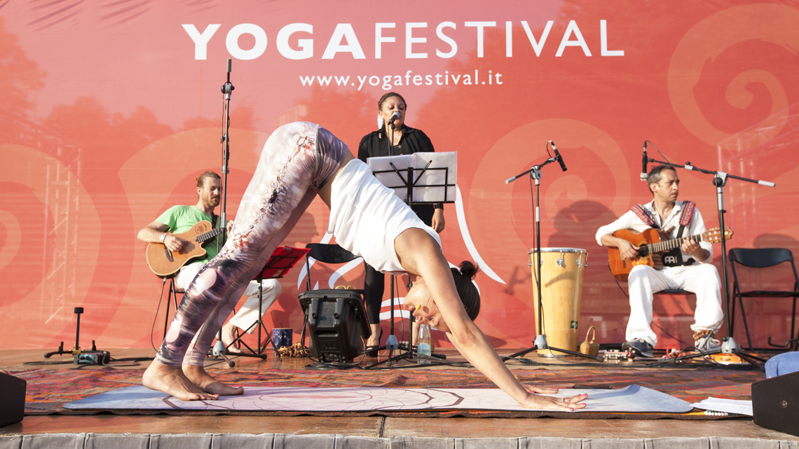 Anna Inferrera 7_International Yoga Day-palco.jpg